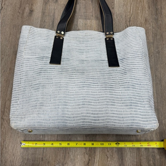 Pour La Victoire Tote Bag | White & Blue - Picture 2 of 2